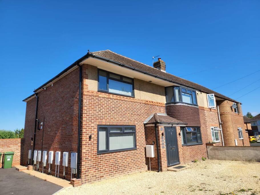 Hazel 1-Bedroom Cousy Flat, Parking, Wifi, Prime Location, Close To Blenheim Palace & Oxford Kidlington Dış mekan fotoğraf