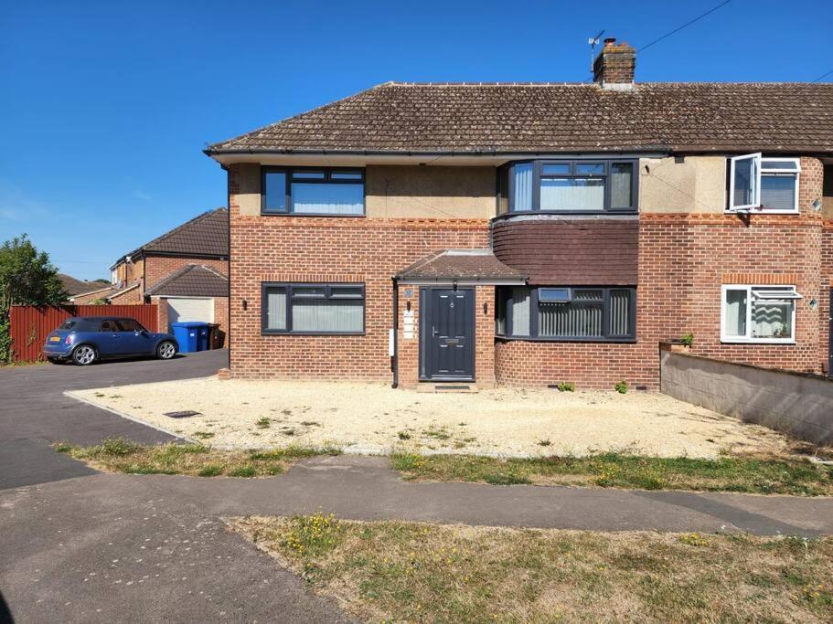 Hazel 1-Bedroom Cousy Flat, Parking, Wifi, Prime Location, Close To Blenheim Palace & Oxford Kidlington Dış mekan fotoğraf