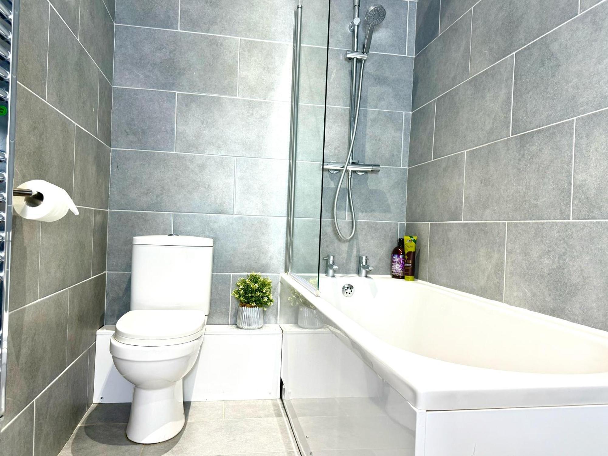 Hazel 1-Bedroom Cousy Flat, Parking, Wifi, Prime Location, Close To Blenheim Palace & Oxford Kidlington Dış mekan fotoğraf