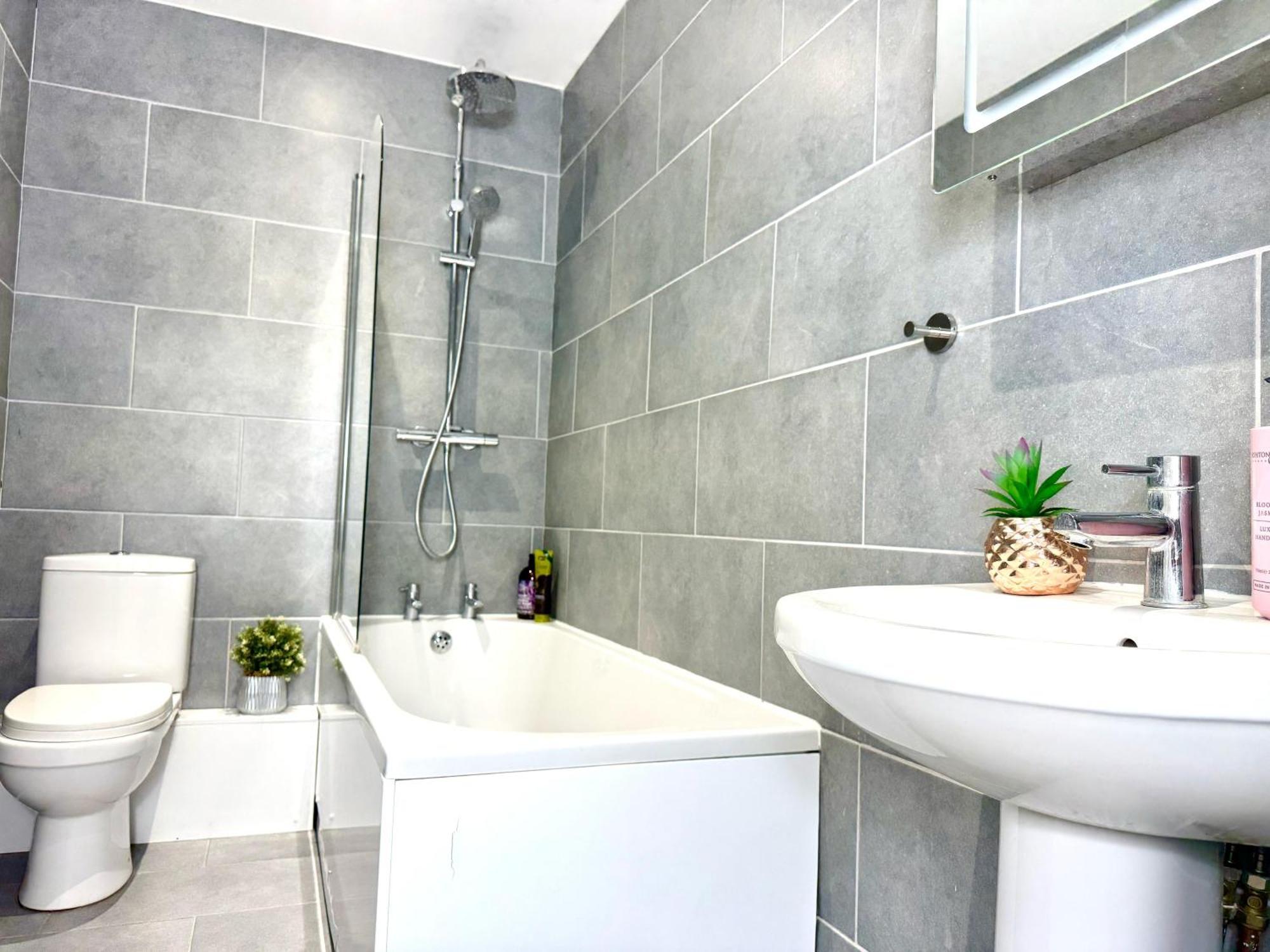 Hazel 1-Bedroom Cousy Flat, Parking, Wifi, Prime Location, Close To Blenheim Palace & Oxford Kidlington Dış mekan fotoğraf