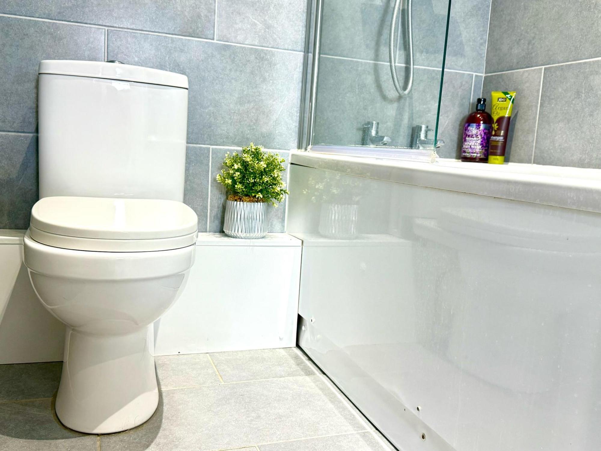 Hazel 1-Bedroom Cousy Flat, Parking, Wifi, Prime Location, Close To Blenheim Palace & Oxford Kidlington Dış mekan fotoğraf