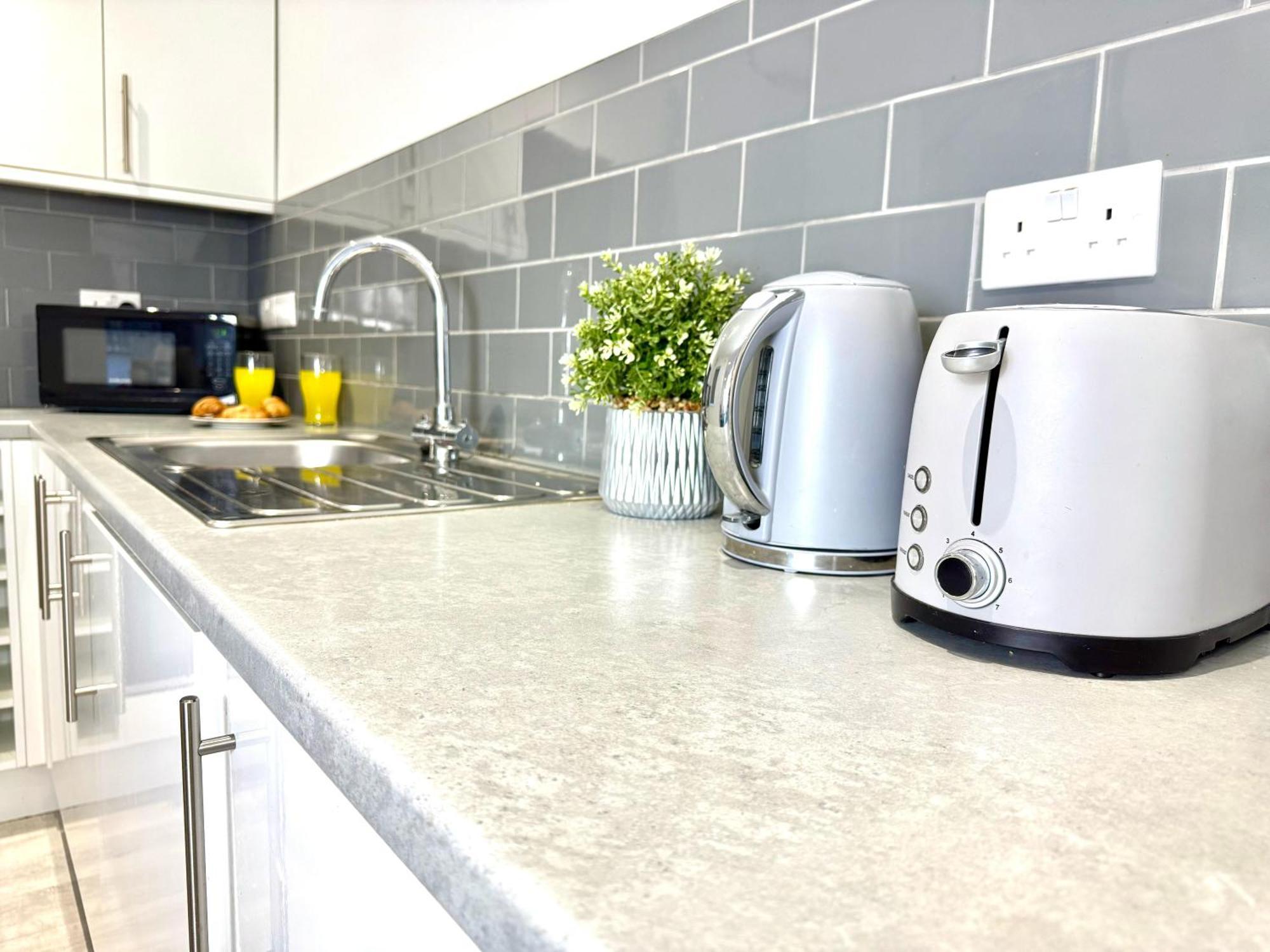 Hazel 1-Bedroom Cousy Flat, Parking, Wifi, Prime Location, Close To Blenheim Palace & Oxford Kidlington Dış mekan fotoğraf